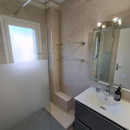 Magnificent T3 - Saint-clair - 500m From The Le Lavandou